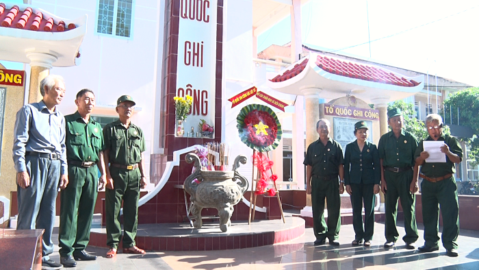 Xã Diên Khánh ra mắt mô hình “Chăm sóc Đài liệt sĩ Diên An”