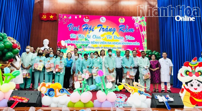 Bệnh viện Đa khoa Khánh Hòa tổ chức Tết Trung thu cho 250 bệnh nhi
