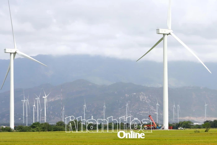 Chào mừng Đại hội đại biểu Đảng bộ tỉnh Khánh Hòa lần thứ I, nhiệm kỳ 2025 - 2030: Nỗ lực để trở thành trung tâm năng lượng, cực tăng trưởng cao của cả nước