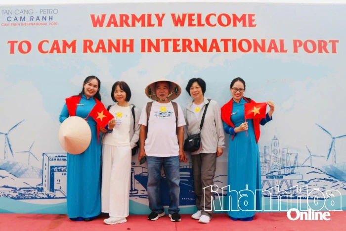 Tàu Star Voyager đưa 1.000 du khách đến Khánh Hòa trong ngày 2-9