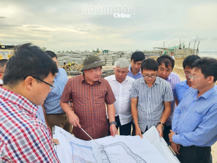 Phó Chủ tịch UBND tỉnh Trịnh Minh Hoàng kiểm tra tiến độ các dự án di dân, tái định cư