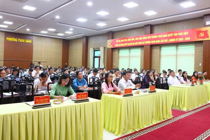 Đảng ủy phường Phan Rang quán triệt, triển khai các văn bản của Trung ương, Tỉnh ủy