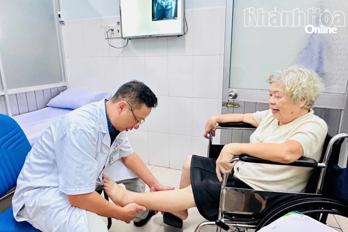 Giải pháp phục hồi sớm cho người bệnh gãy cổ xương đùi