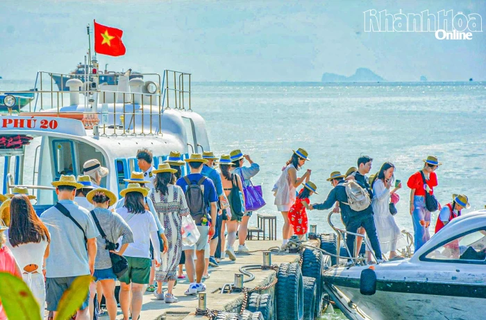 Sôi nổi hoạt động văn hóa, du lịch dịp lễ