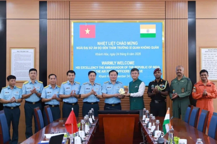 Trường Sĩ quan Không quân tiếp xã giao Đại sứ Ấn Độ tại Việt Nam