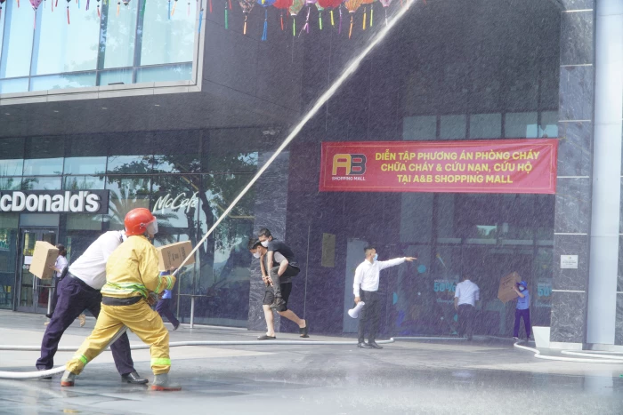 A&B Shopping Mall diễn tập phòng cháy chữa cháy và cứu nạn cứu hộ năm 2025