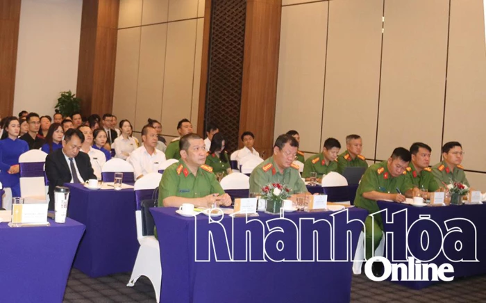 Công an tỉnh Khánh Hòa tuyên truyền pháp luật trong hoạt động kinh doanh có điều kiện về an ninh trật tự liên quan đến người nước ngoài