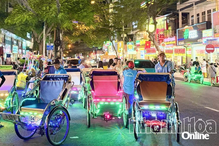 Kiên quyết xử lý xích lô điện