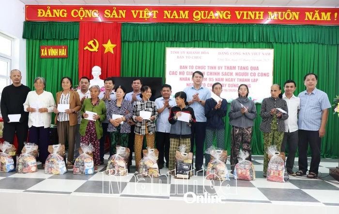Ban Tổ chức Tỉnh ủy Khánh Hòa tổ chức hoạt động về nguồn nhân kỷ niệm 95 năm Ngày truyền thống ngành Tổ chức xây dựng Đảng