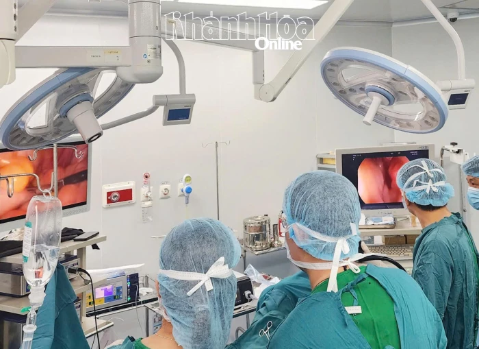 Bệnh viện 22-12 phẫu thuật nội soi kết hợp nội soi đại tràng loại bỏ u ác cho bệnh nhân