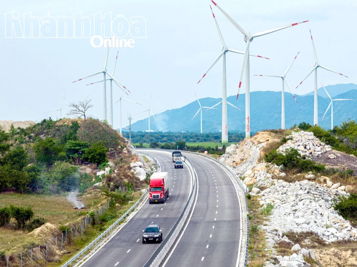 Miễn phí đường bộ cho các đoàn xe cứu trợ vùng bão, lũ