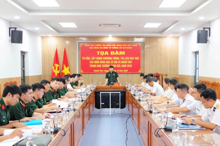 Tọa đàm dạy học các môn khoa học xã hội và nhân văn trong nhà trường quân đội