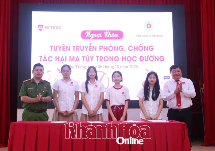 Tuyên truyền phòng, chống tác hại thuốc lá điện tử và ma túy tại Trường iSchool Nha Trang