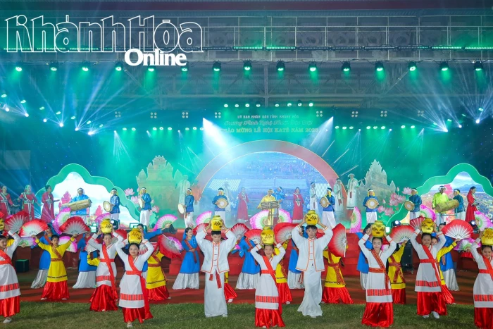 Đặc sắc chương trình nghệ thuật chào mừng lễ hội Katê