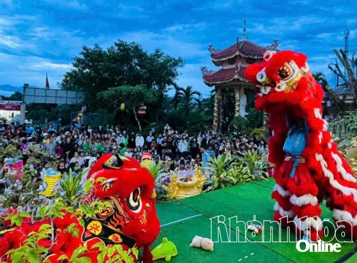 Tặng 1.100 phần quà Trung thu cho thiếu nhi xã Diên Lâm