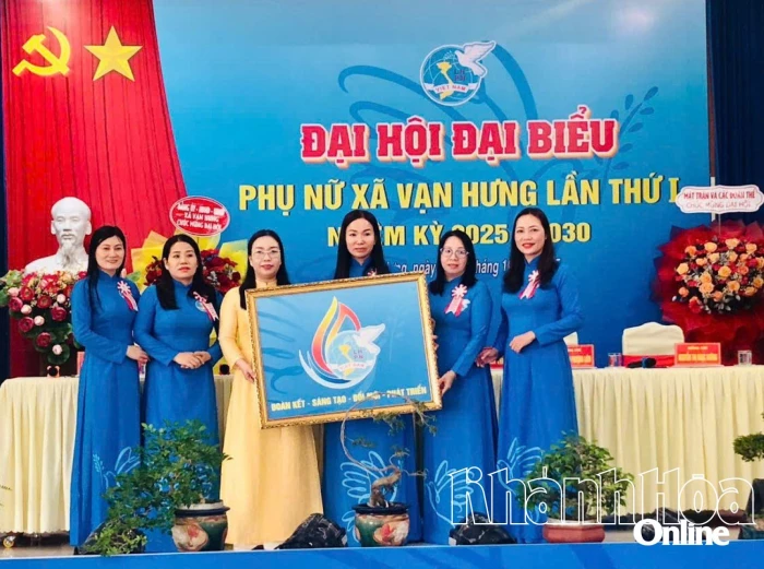 Đại hội đại biểu Phụ nữ xã Vạn Hưng lần thứ I