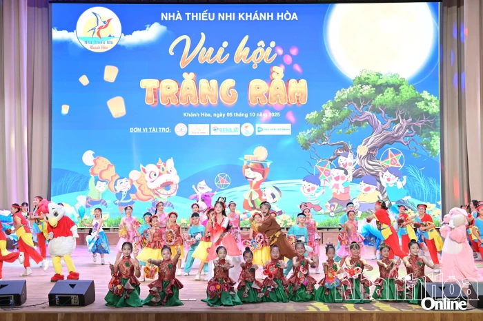 Sôi nổi chương trình "Vui hội trăng rằm" cho thiếu nhi có hoàn cảnh đặc biệt