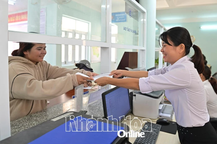 Trung tâm Phục vụ hành chính công xã Khánh Vĩnh: Hoạt động nền nếp, hiệu quả