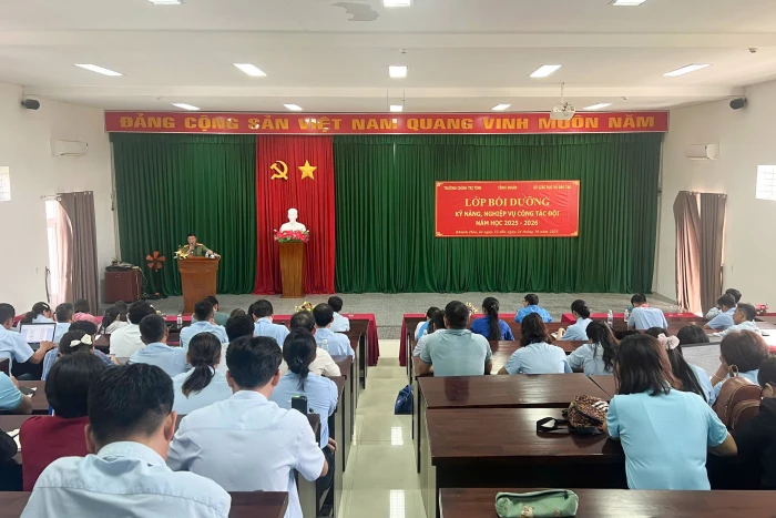 Hơn 200 giáo viên Tổng phụ trách được bồi dưỡng nghiệp vụ công tác Đội