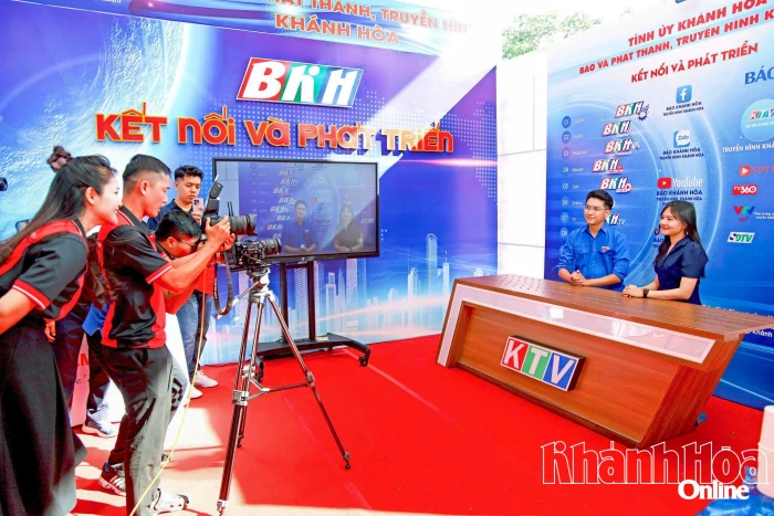 Chào mừng Ngày hội Công nghệ số tỉnh Khánh Hòa năm 2026: Nhiều trải nghiệm thú vị tại không gian báo chí số
