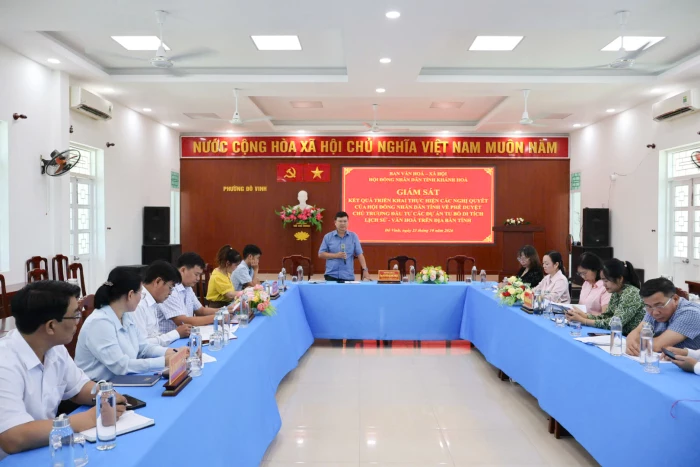 Đoàn giám sát của Ban Văn hóa - Xã hội HĐND tỉnh làm việc với phường Đô Vinh