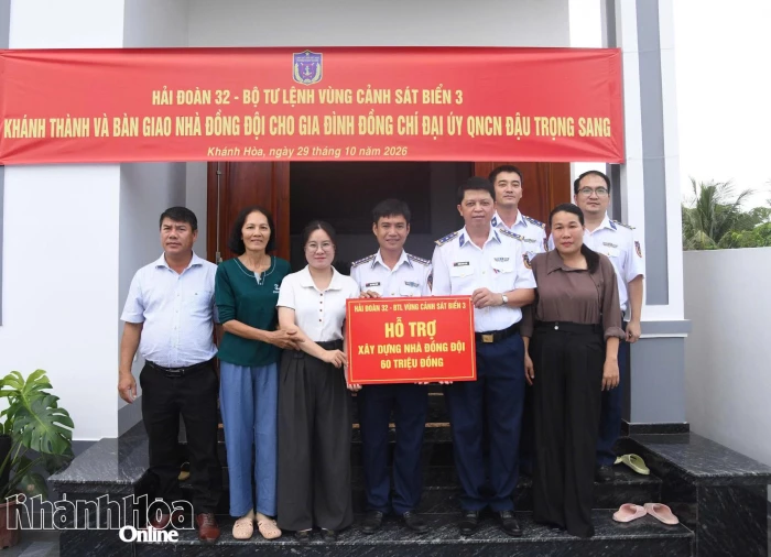 Hải đoàn 32 bàn giao “Nhà đồng đội” cho quân nhân có hoàn cảnh khó khăn