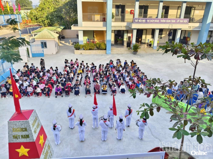 Nuôi dưỡng tình yêu biển đảo qua mô hình cột mốc Trường Sa