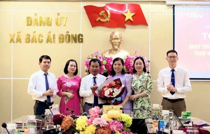 Đảng ủy xã Bác Ái Đông tổ chức tọa đàm kỷ niệm ngày truyền thống các cơ quan tham mưu, giúp việc
