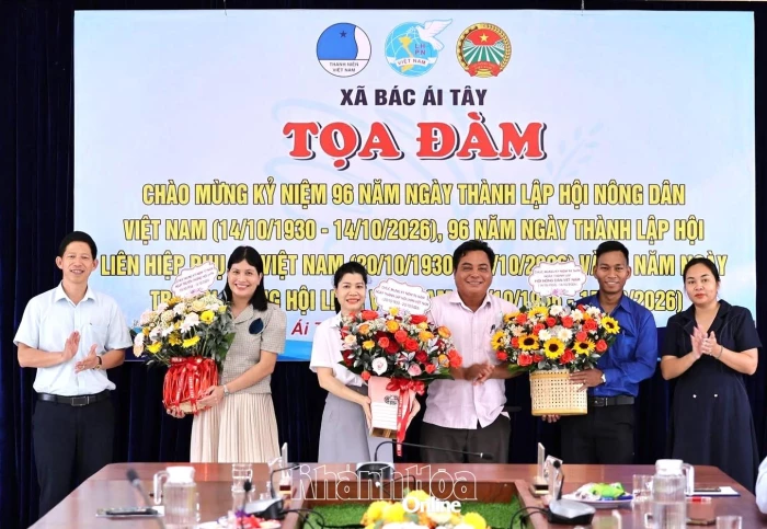 Xã Bác Ái Tây tổ chức tọa đàm kỷ niệm các ngày lễ của tổ chức hội và giao lưu trò chơi dân gian