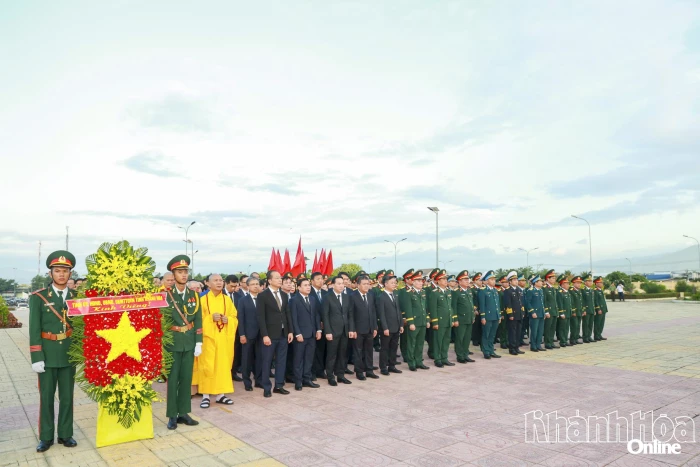 Tổ chức Lễ viếng, truy điệu và an táng 25 hài cốt liệt sĩ tại Nghĩa trang liệt sĩ Ninh Thuận