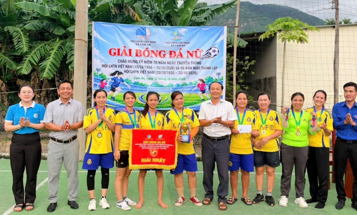 Xã Cam An tổ chức giải bóng đá nữ