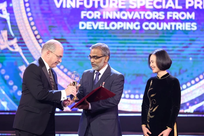 Nhà khoa học đứng sau công nghệ lọc nước giá rẻ: “Tôi thực sự ngưỡng mộ tầm nhìn của VinFuture”