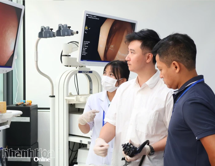 Tập huấn nội soi đại tràng cơ bản trên mô hình cho đội ngũ bác sĩ