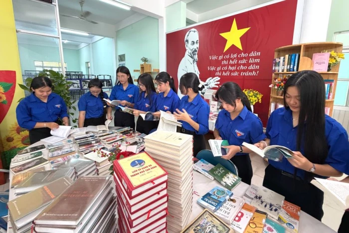 Phường Cam Ranh trưng bày 1.900 bản sách hưởng ứng Tuần lễ học tập suốt đời