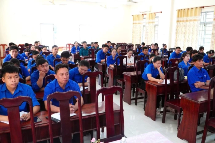Bồi dưỡng lý luận chính trị cho hơn 70 cán bộ đoàn, đoàn viên ở khu vực Cam Lâm