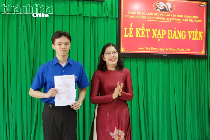Quan tâm phát triển Đảng trong học sinh, sinh viên