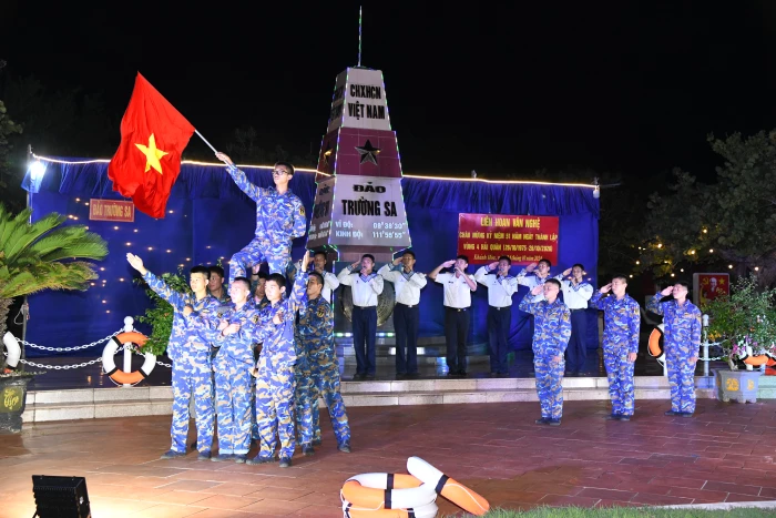 Đảo Trường Sa tổ chức các hoạt động chào mừng Ngày thành lập Vùng 4 Hải quân
