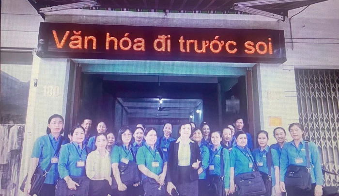 Nghề thu phí dịch vụ môi trường