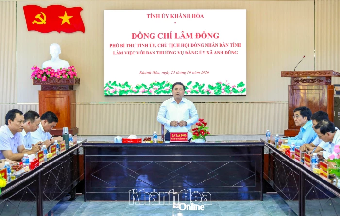 Phó Bí thư Tỉnh ủy, Chủ tịch HĐND tỉnh Lâm Đông làm việc với Ban Thường vụ Đảng ủy xã Anh Dũng