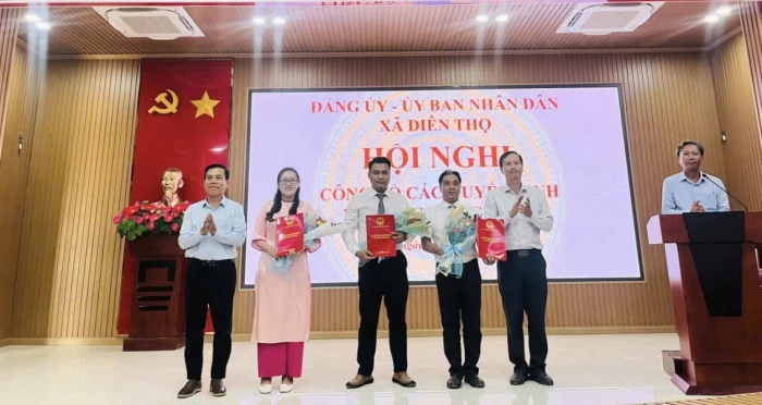 Xã Diên Thọ công bố các quyết định về công tác cán bộ