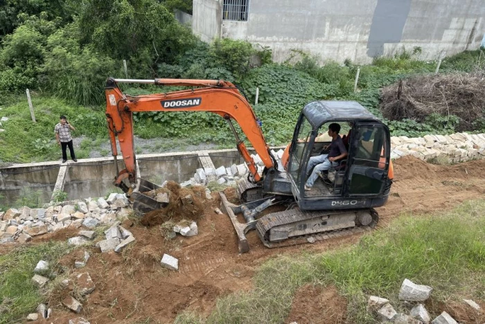 Phường Cam Ranh thực hiện phá dỡ công trình xây dựng trái phép