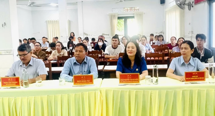 Trung tâm Chính trị phường Ninh Chử bồi dưỡng nhận thức về Đảng cho 70 học viên