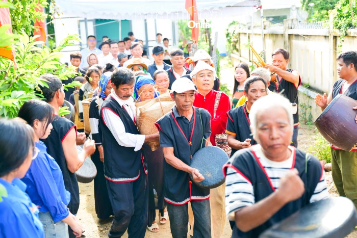 Trang trọng lễ rước y trang mở đầu Lễ hội Katê năm 2026