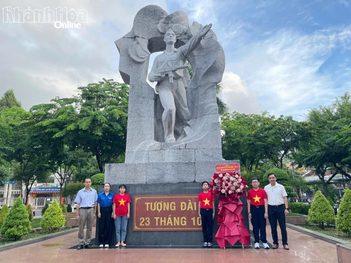 Hơn 70 cán bộ, giáo viên, học sinh Trường THCS Tây Nha Trang tham gia “Hành trình đến địa chỉ đỏ”