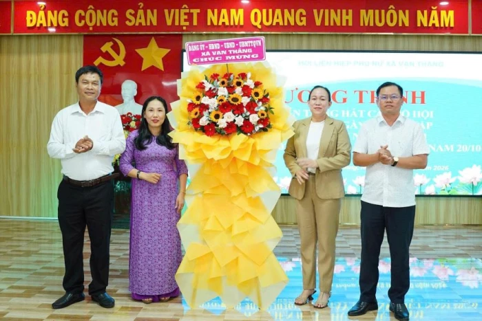 Xã Vạn Thắng gặp mặt cán bộ, hội viên phụ nữ nhân ngày Phụ nữ Việt Nam 20-10