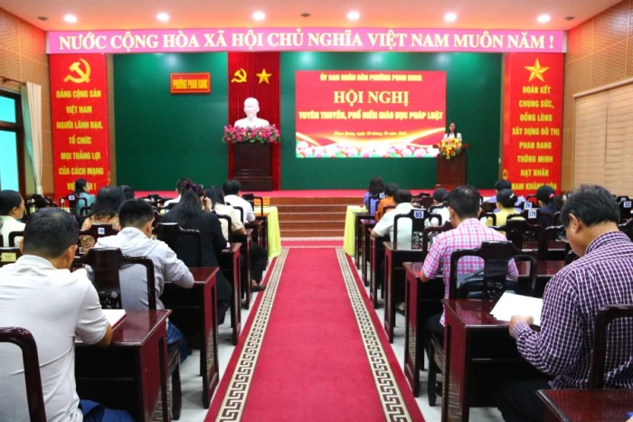 Phường Phan Rang tuyên truyền, phổ biến giáo dục pháp luật cho 100 đại biểu
