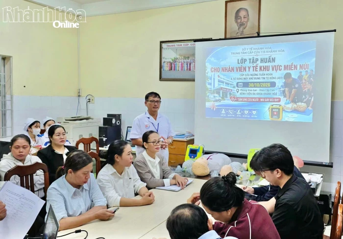 Tập huấn hồi sinh tim phổi cho nhân viên y tế khu vực miền núi