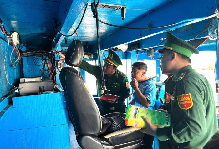 Xã Vĩnh Hải: Tuyên truyền phòng, chống khai thác IUU cho chủ phương tiện và ngư dân