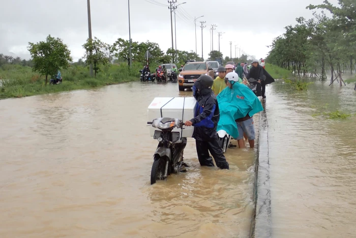 Không được chủ quan, lơ là; cần tập trung ứng phó mưa lũ