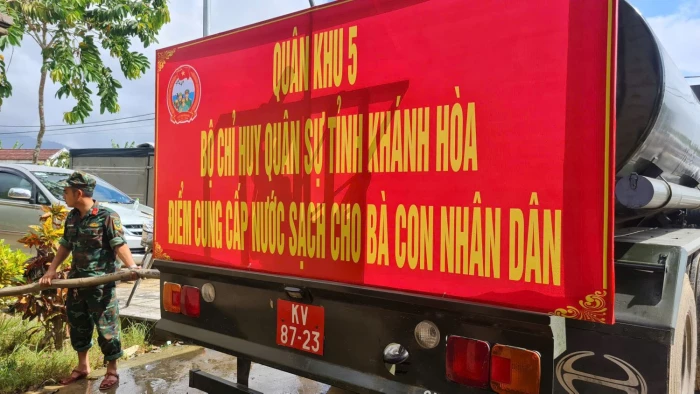 Những giọt nước nghĩa tình